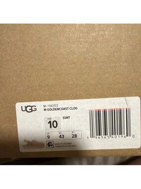 UGG GoldenCoast Clog in Chestnut